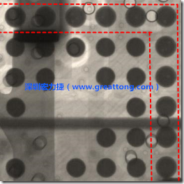 BGA錫球尺寸小于0.4mm，采用降低BGA內圍襲球的錫膏量所得到X-Ray，稍微留意一下可以發現最外圈的錫量(圓的直徑)比其他內圍的錫球上的錫量來得多一點點。也就是外圈的黑色圓形直徑比內圈的圓形來得大一點點。