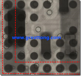 BGA錫球尺寸小于0.4mm，采用降低BGA內圍襲球的錫膏量所得到X-Ray，稍微留意一下可以發現最外圈的錫量(圓的直徑)比其他內圍的錫球上的錫量來得多一點點。也就是外圈的黑色圓形直徑比內圈的圓形來得大一點點。