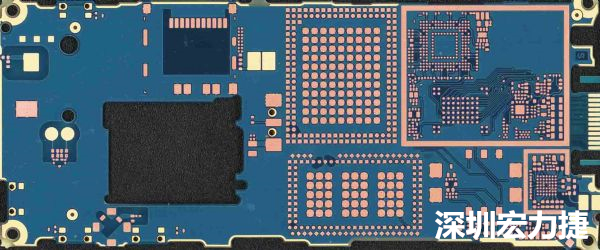 手機可用的PCB空間相當小，而1片式的設計是節省成本的作法，如何做到區隔不同子系統、降低雜訊干擾，是設計關鍵。